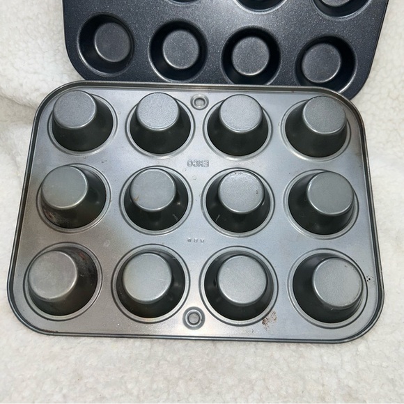 2 Mini cupcake pans with 200 paper liners Ekco & no brand pan 10" x 7.75" used - Picture 6 of 12